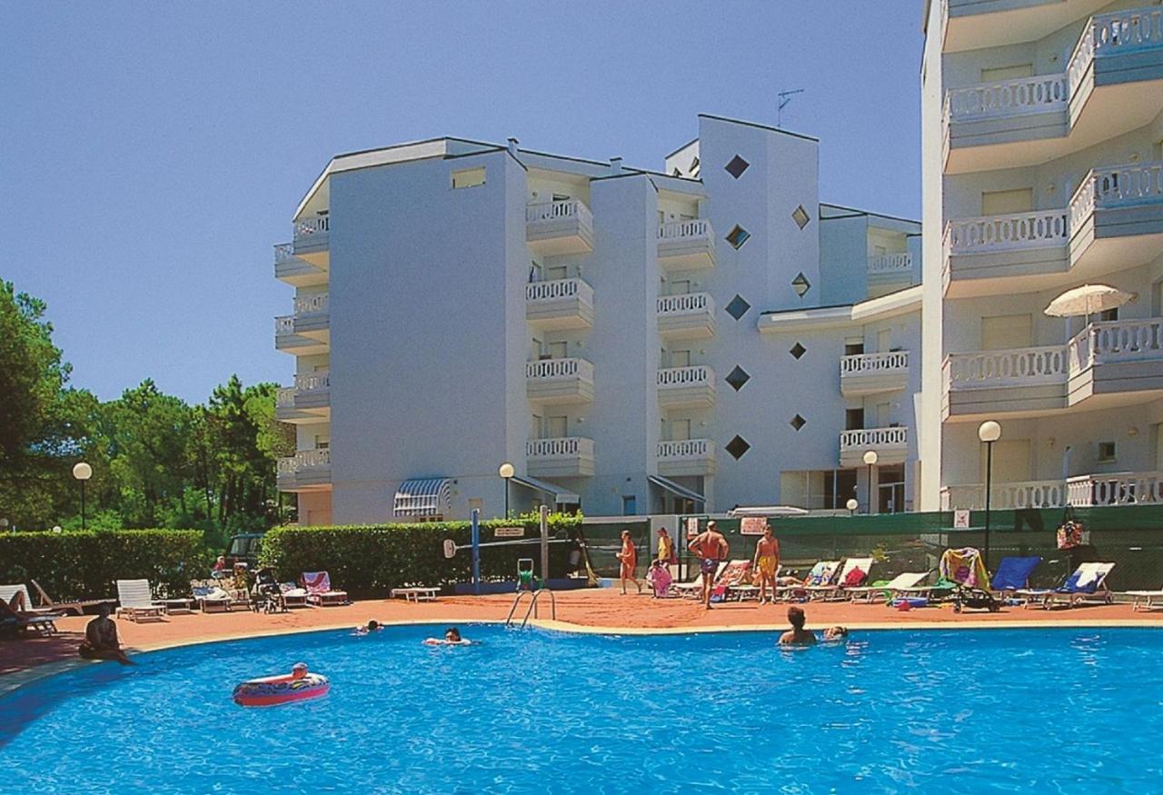 Residenza Rubin Apartment Lignano Sabbiadoro Exterior photo